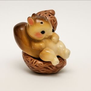 Vintage Japan Ceramic Squirrel & Peanut Salt Pepper Shakers 3" MCM Mid Century